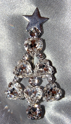 christmas-tree-brooch-with-heart-shaped-clear-stones