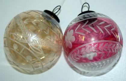 etched-glass-goldred-ball-11cm