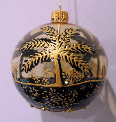 gold-and-black-bauble-with-tree-pattern-80-mm