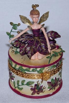 poinsetta-princess-trinket-box-14-cm