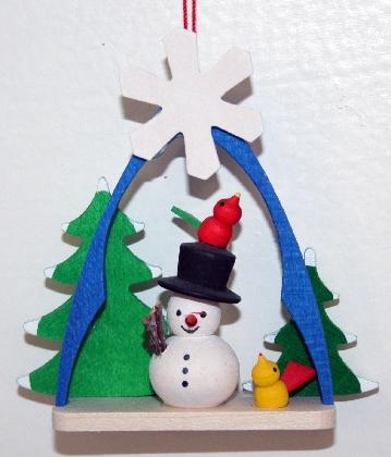 snowman-in-arch-decoration